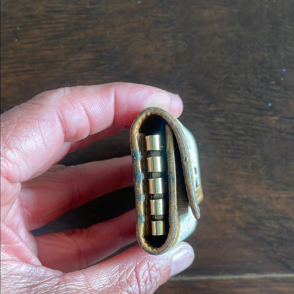 Vintage Gucci Cream and Tan Wallet key case - Picture 5 of 9